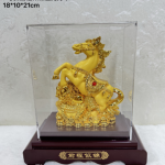 Ngựa vàng cỡ tiểu